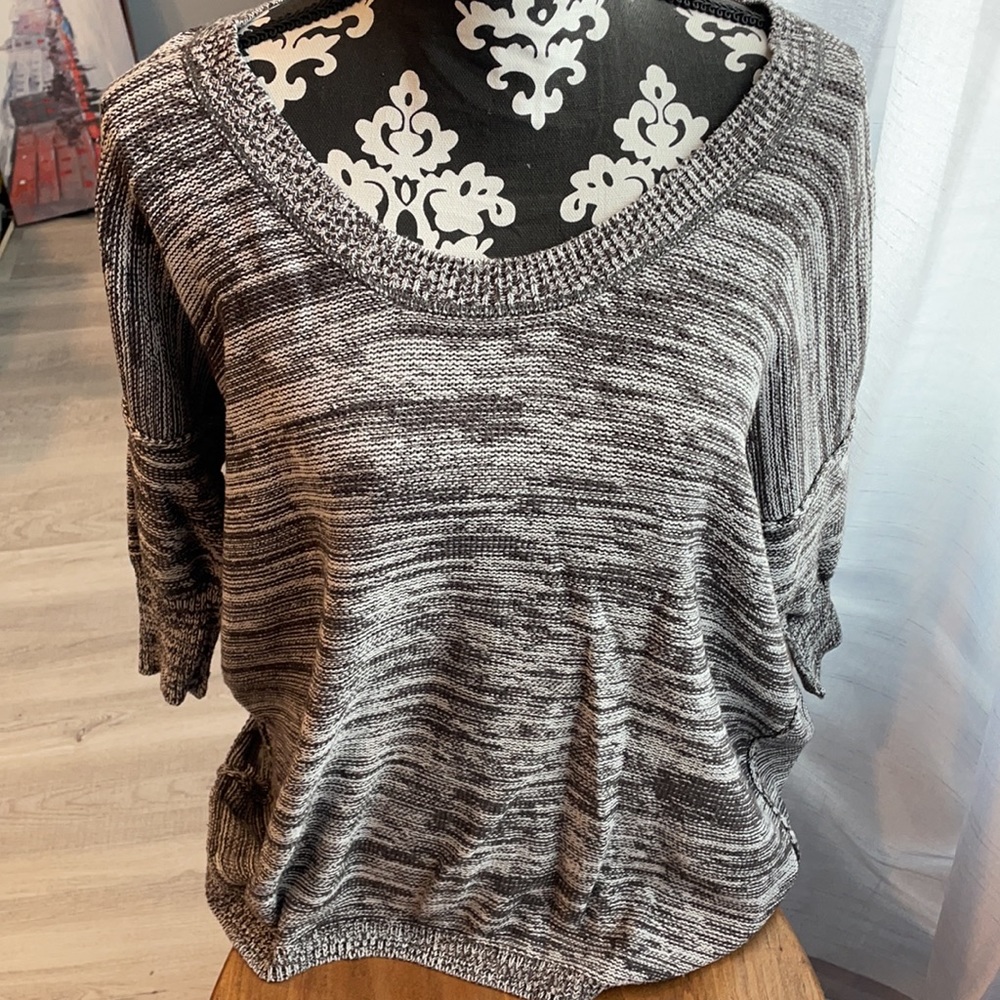 BCBGeneration Charcoal & White Loose Short Sleeve Top Size XS